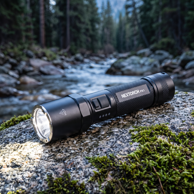 Nextorch Baterijska Lampa P81 u prirodi