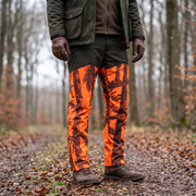 Percussion Lovačke Pantalone Predator Camo Blaze u prirodi